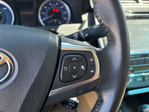 Used 2017 Toyota Camry XLE w/ Moonroof Package FWD image 17