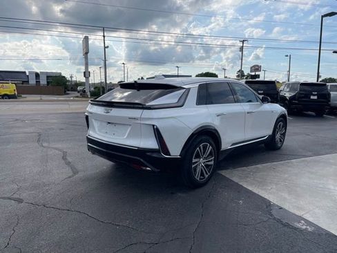 Used 2024 Cadillac Lyriq Luxury AWD/4WD image 5