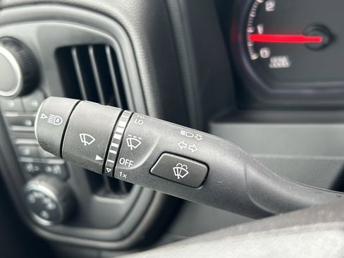 Used 2025 Chevrolet Silverado 2500 Custom w/ Custom Value Package image 21