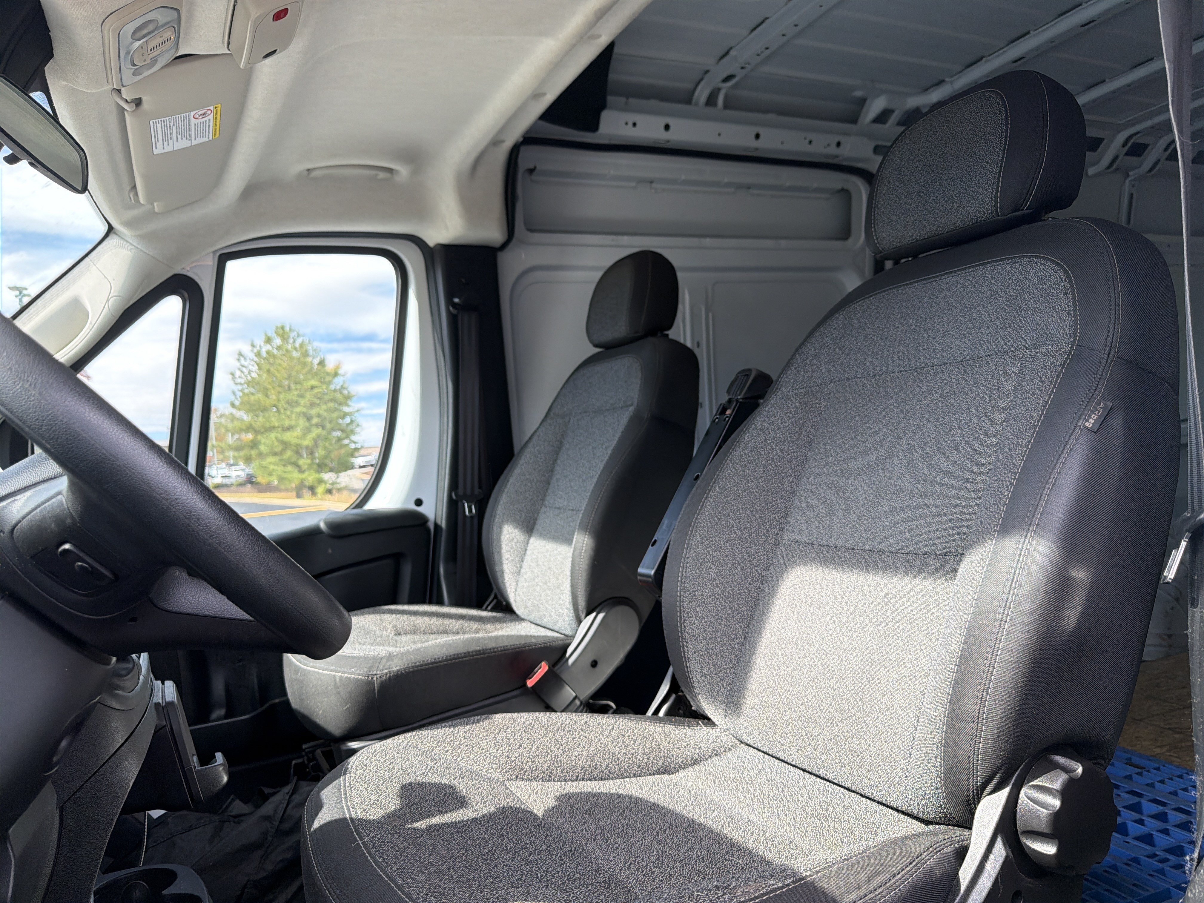 Used 2023 RAM ProMaster 2500 FWD image 7
