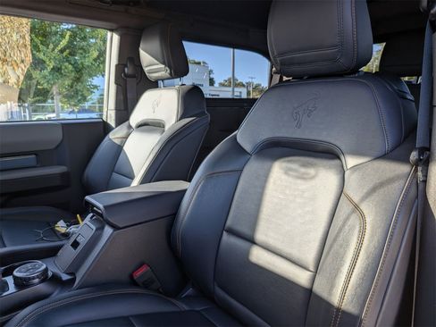 Used 2022 Ford Bronco Badlands image 14