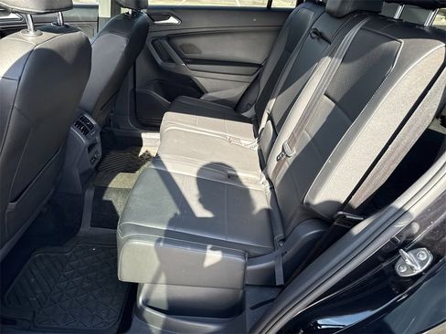 Used 2018 Volkswagen Tiguan SEL image 23