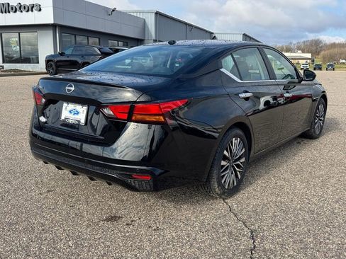 Used 2025 Nissan Altima 2.5 SV image 4
