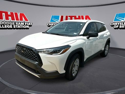 Used 2025 Toyota Corolla Cross L FWD image 1