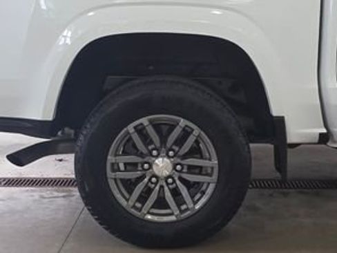 Used 2024 Chevrolet Colorado LT w/ LT Convenience Package II image 28