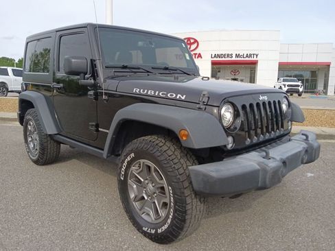 Used 2017 Jeep Wrangler Rubicon w/ Power Convenience Group AWD/4WD image 1