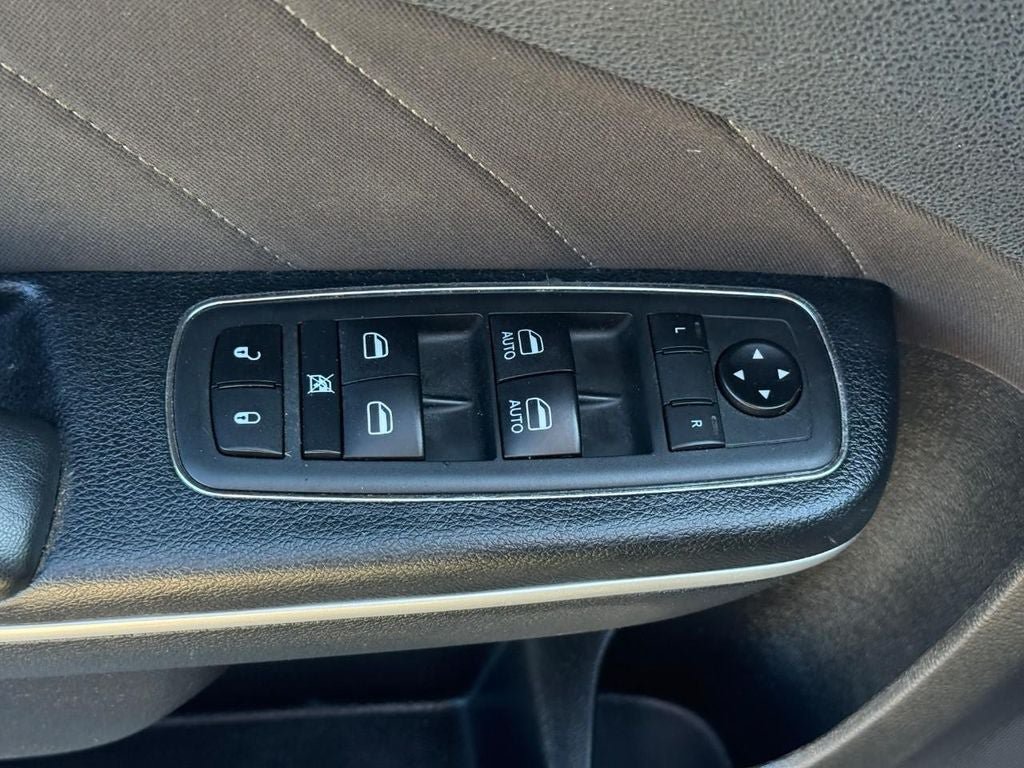 Used 2020 Dodge Charger SXT RWD image 16