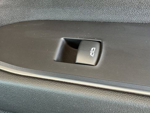 Used 2024 GMC Sierra 1500 SLT image 20