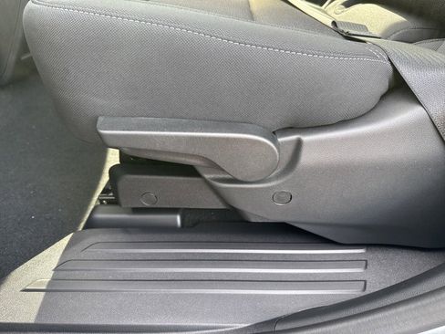 New 2026 Chevrolet Traverse LT w/ Sun and Wheel Package image 17