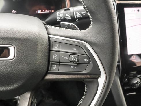 New 2025 Jeep Grand Cherokee Limited image 24