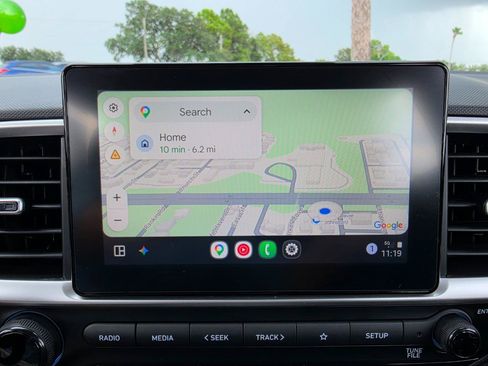Used 2023 Hyundai Venue SEL FWD image 28