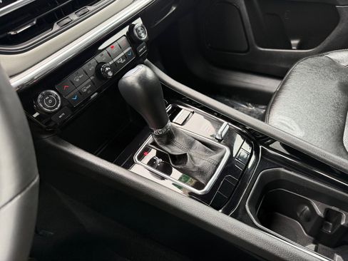 Used 2023 Jeep Compass Limited image 13