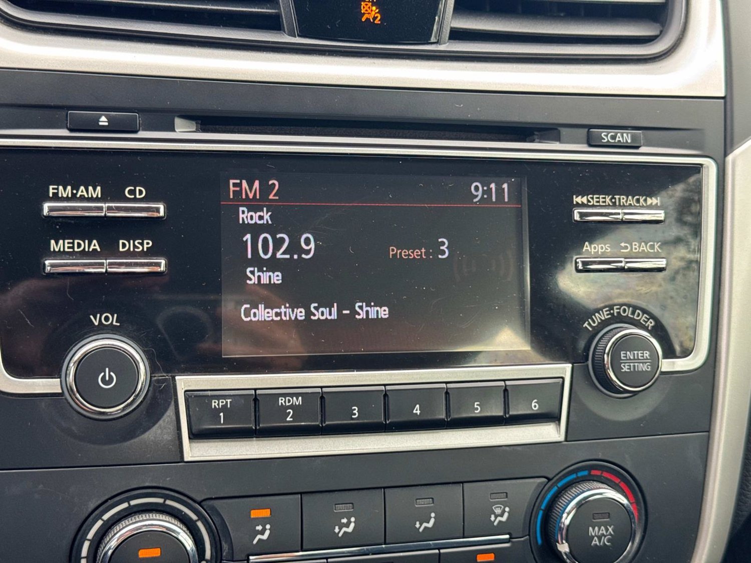 Used 2016 Nissan Altima 2.5 SR w/ Interior Lighting Package FWD image 37