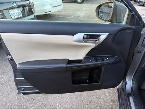Used 2012 Lexus CT 200h Premium FWD image 10