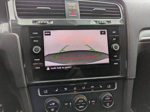 Used 2018 Volkswagen Golf Alltrack SEL AWD/4WD image 26