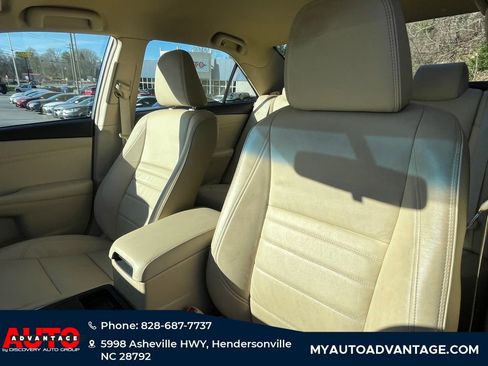 Used 2016 Toyota Camry XLE image 8