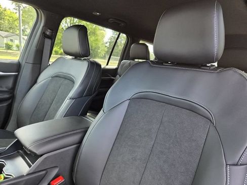 New 2026 Jeep Grand Cherokee L 2WD image 24