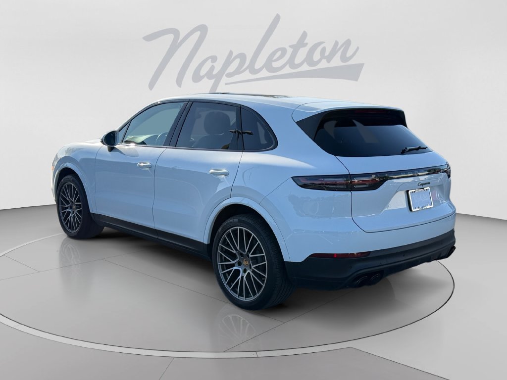 Used 2023 Porsche Cayenne Platinum Edition AWD/4WD image 3