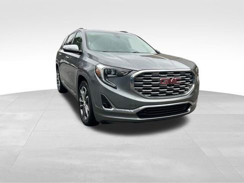 Used 2018 GMC Terrain Denali w/ Advanced Safety Package image 7
