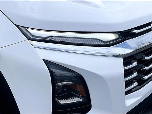 Used 2025 Chevrolet Equinox LT w/ Convenience Package II image 33