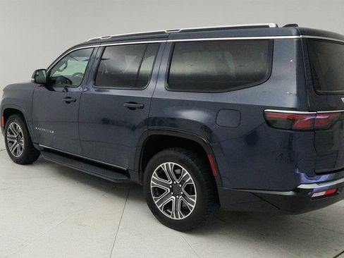 Used 2024 Jeep Wagoneer Series II w/ Flexible Seating Group RWD image 5