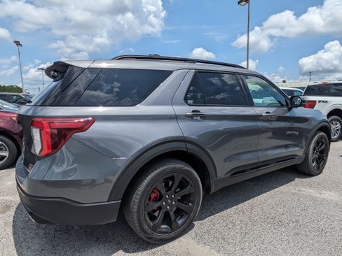 Certified 2022 Ford Explorer ST w/ Equipment Group 401A image 4