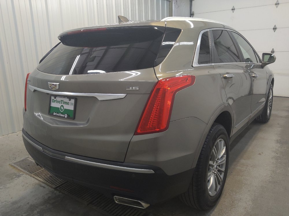 Used 2018 Cadillac XT5 Luxury w/ Driver Awareness Package FWD image 9