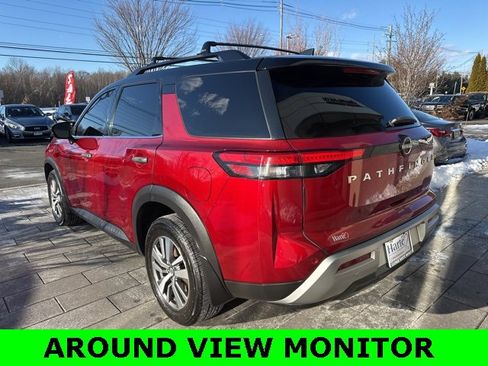 Used 2023 Nissan Pathfinder SL image 5
