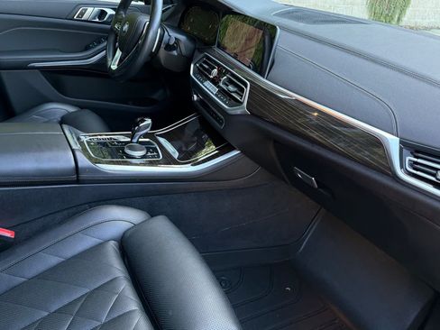 Used 2023 BMW X5 xDrive40i AWD/4WD image 17