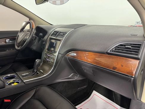 Used 2015 Lincoln MKX AWD w/ Equipment Group 102A image 12