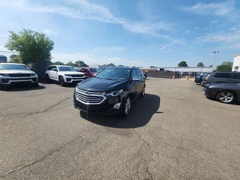 Used 2019 Chevrolet Equinox Premier FWD image 2