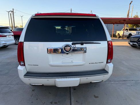 Used 2013 Cadillac Escalade Platinum image 6