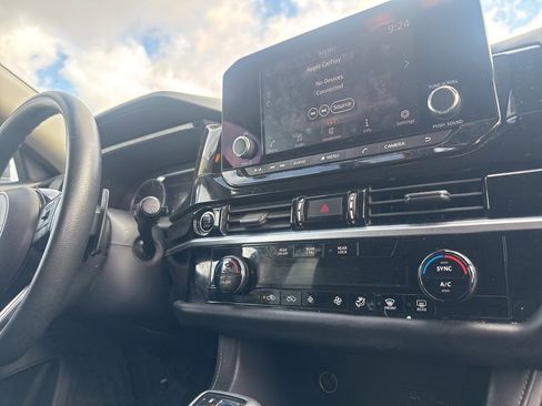 Certified 2022 Nissan Pathfinder S image 11