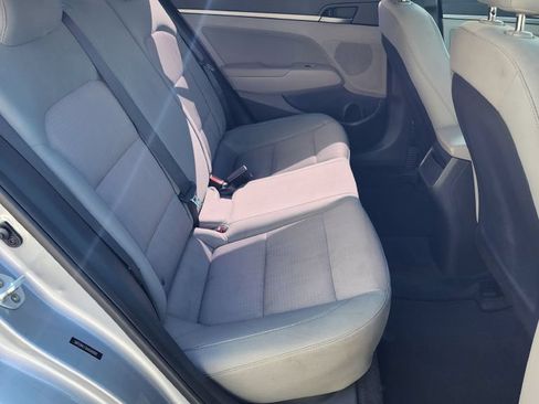 Used 2017 Hyundai Elantra SE FWD image 8