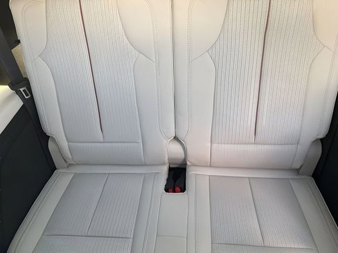 New 2026 Cadillac Vistiq Luxury image 38