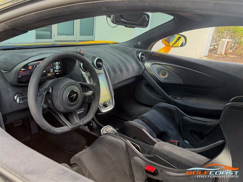Used 2019 McLaren 600LT RWD image 2