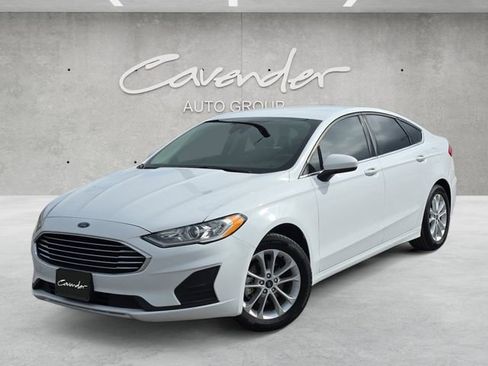 Used 2020 Ford Fusion SE image 1