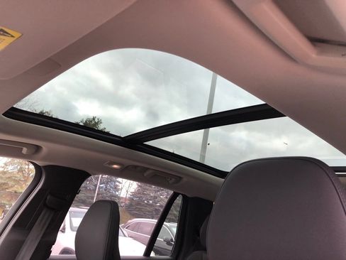 New 2026 Volvo XC90 B6 Plus w/ Protection Package Premier image 14