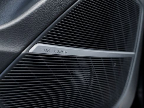 Used 2023 Audi Q8 Premium Plus w/ Premium Plus Package image 19