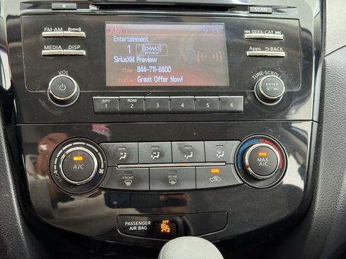 Used 2016 Nissan Rogue S FWD image 18