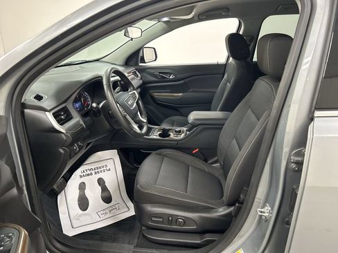 Certified 2023 GMC Acadia SLE w/ Driver Convenience Package AWD/4WD image 9