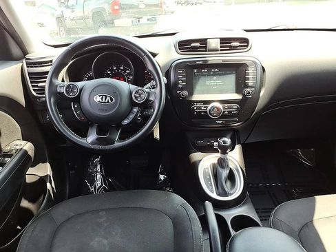 Used 2018 Kia Soul + FWD image 19