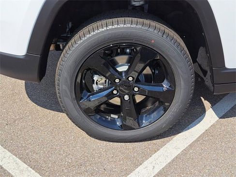 New 2025 Jeep Grand Cherokee Limited w/ Luxury Tech Group II image 5