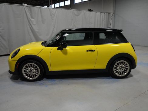 Certified 2025 MINI Cooper S image 15