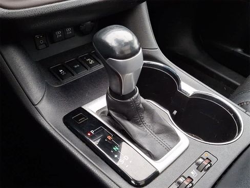 Used 2017 Toyota Highlander Limited Platinum image 16