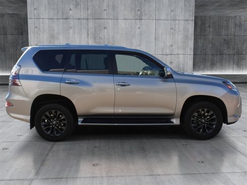 Used 2020 Lexus GX 460 Premium w/ Premium Package image 5