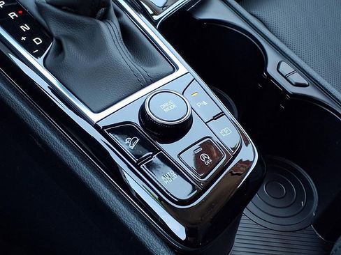 Certified 2025 Kia Sportage EX image 21