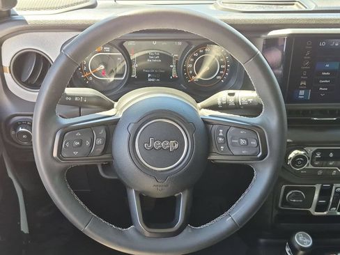 Used 2025 Jeep Wrangler Unlimited Sport AWD/4WD image 23