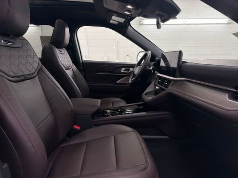 New 2026 Ford Explorer Platinum image 29