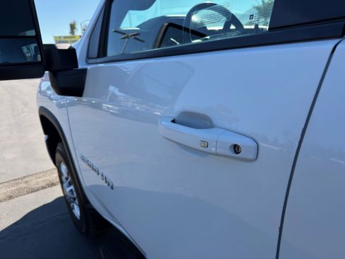 Used 2025 Chevrolet Silverado 2500 LT w/ Convenience Package AWD/4WD image 48